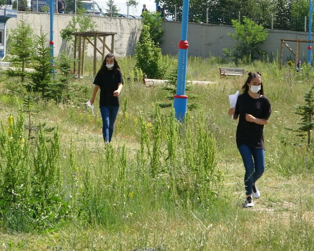 YKS öncesi yurttan manzaralar... Sınava yetişebilmek için zamanla yarıştılar - Sayfa 37