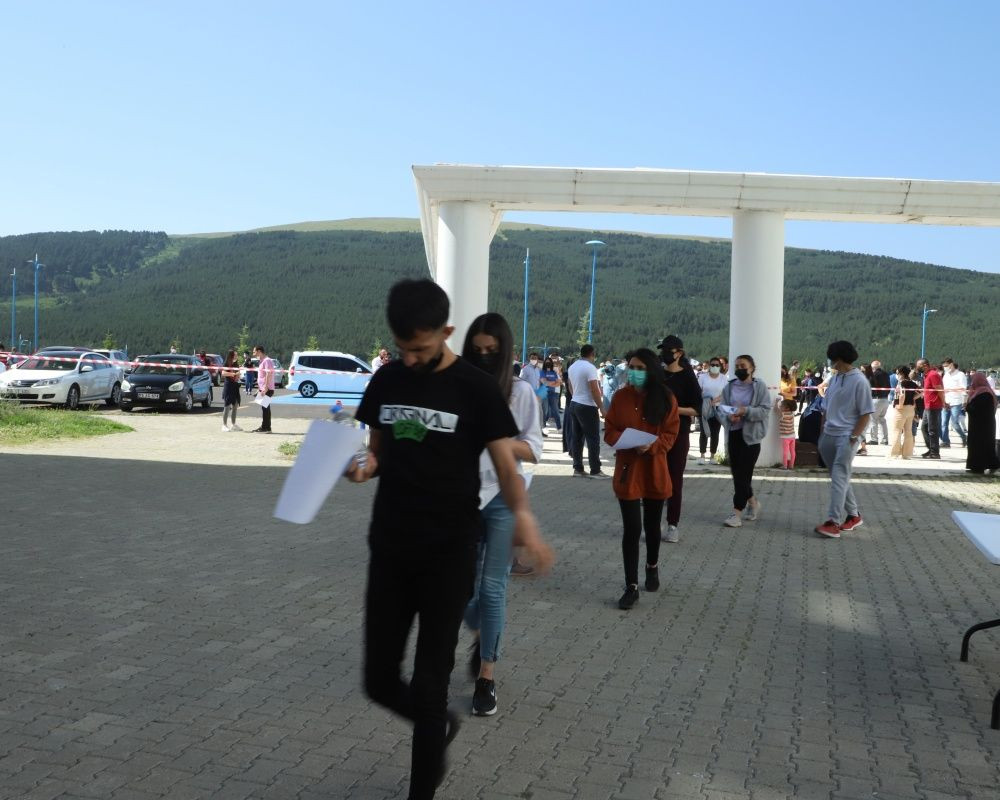 YKS öncesi yurttan manzaralar... Sınava yetişebilmek için zamanla yarıştılar - Sayfa 32