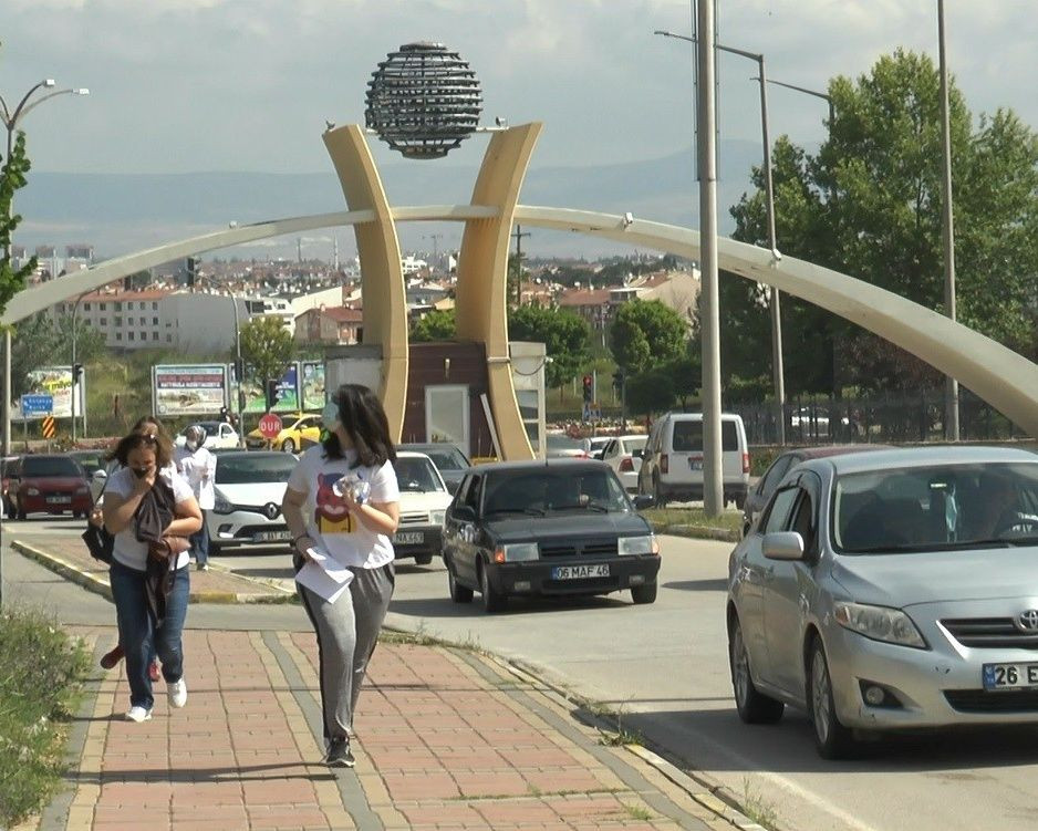 YKS öncesi yurttan manzaralar... Sınava yetişebilmek için zamanla yarıştılar - Sayfa 38