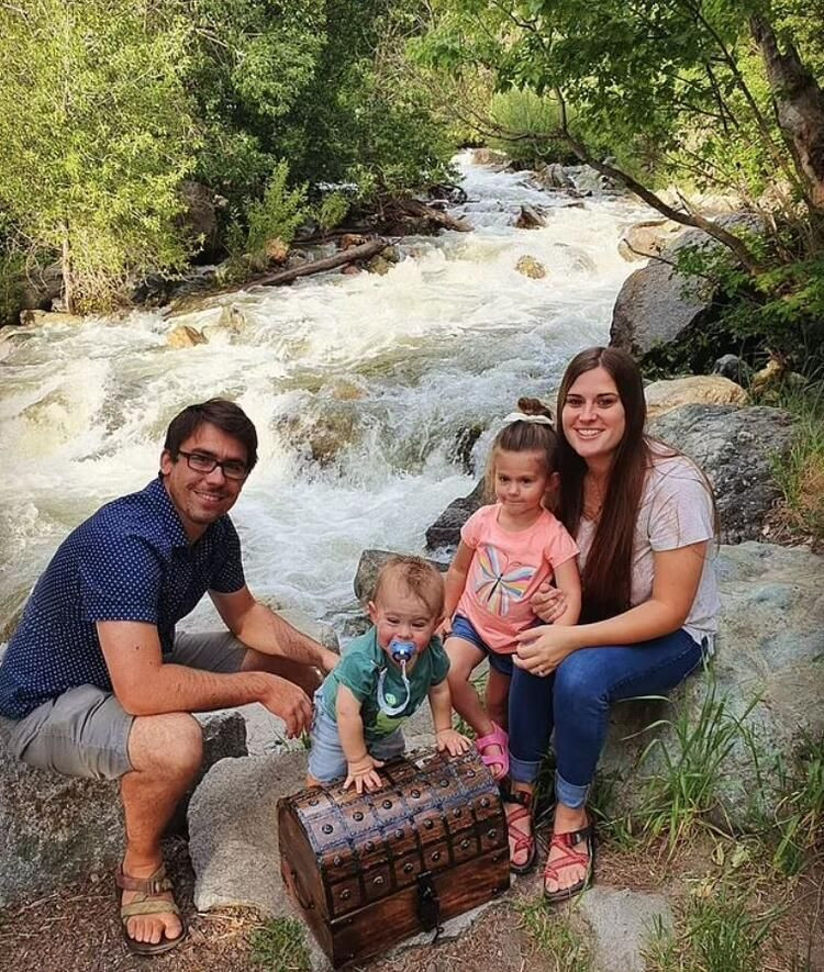 Dünya bu iki arkadaşı konuşuyor: Sandığa para ve gümüş koyup gömdüler! Binlerde kişi hazine sandığını arıyor! - Sayfa 5