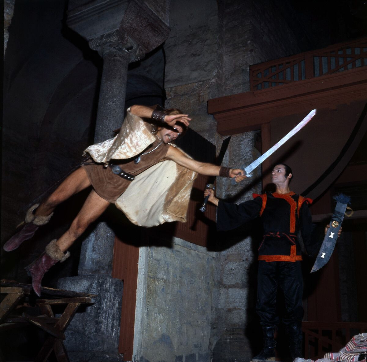 Ünlü Yeşilçam oyuncusu Kartal Tibet'in vefatı sanat camiasını yasa boğdu - Sayfa 15