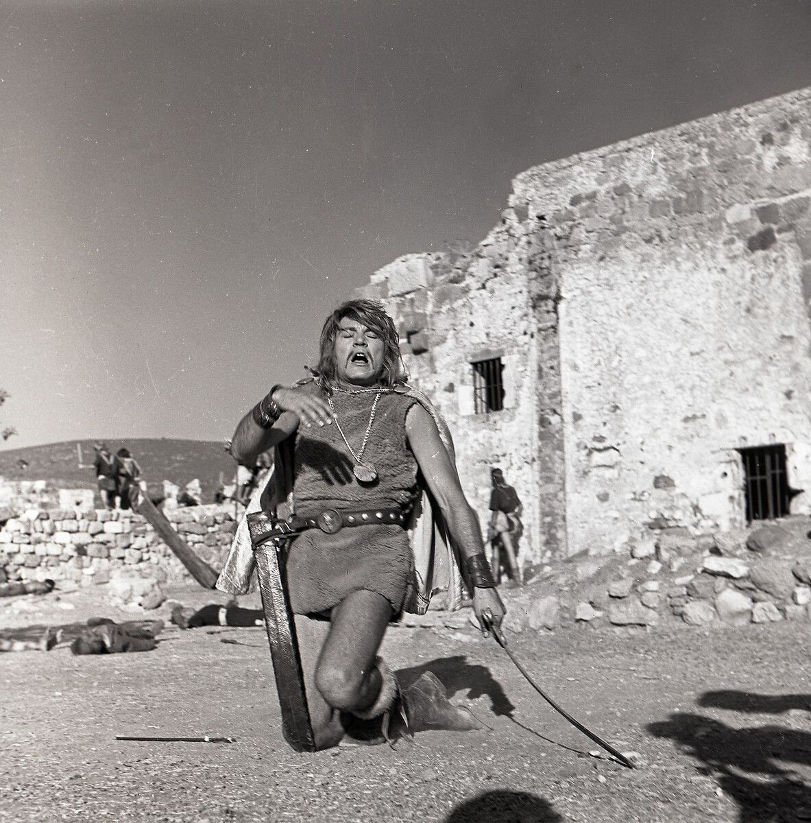 Ünlü Yeşilçam oyuncusu Kartal Tibet'in vefatı sanat camiasını yasa boğdu - Sayfa 16