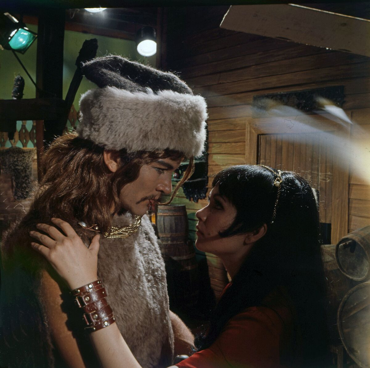 Ünlü Yeşilçam oyuncusu Kartal Tibet'in vefatı sanat camiasını yasa boğdu - Sayfa 19