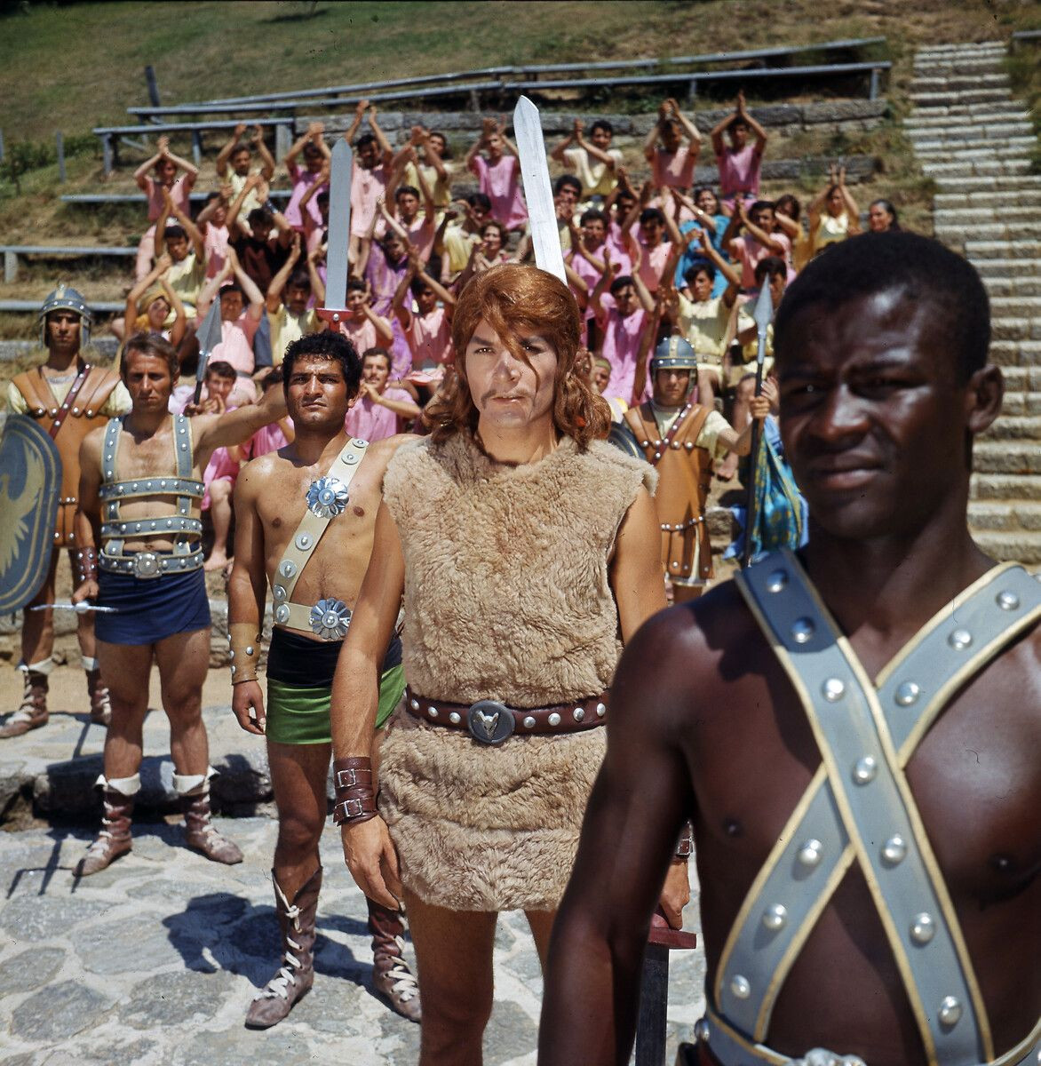 Ünlü Yeşilçam oyuncusu Kartal Tibet'in vefatı sanat camiasını yasa boğdu - Sayfa 23