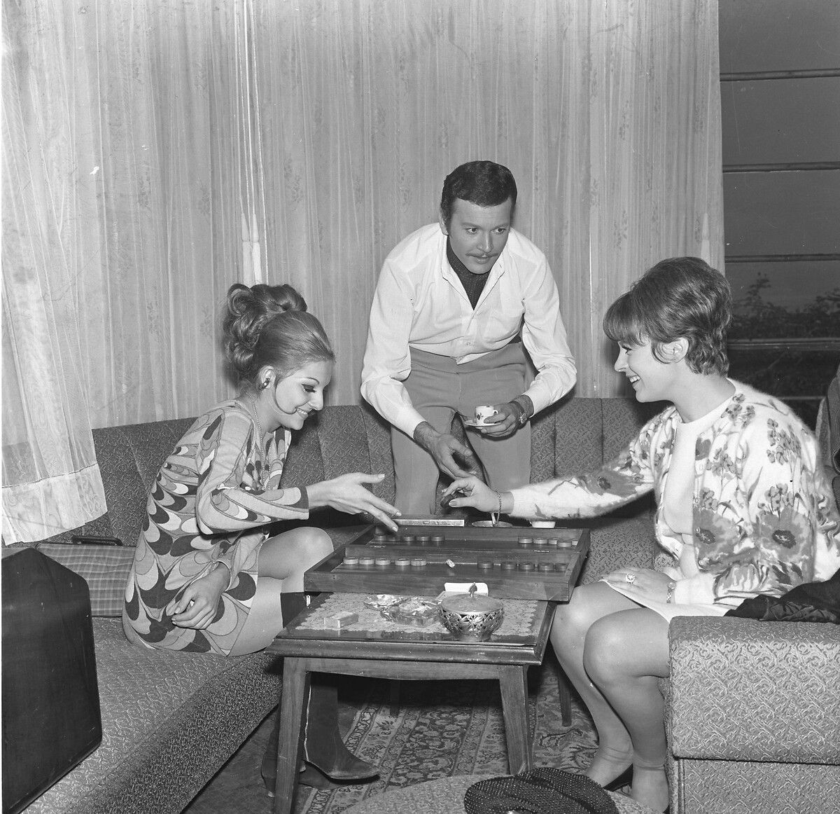 Ünlü Yeşilçam oyuncusu Kartal Tibet'in vefatı sanat camiasını yasa boğdu - Sayfa 8