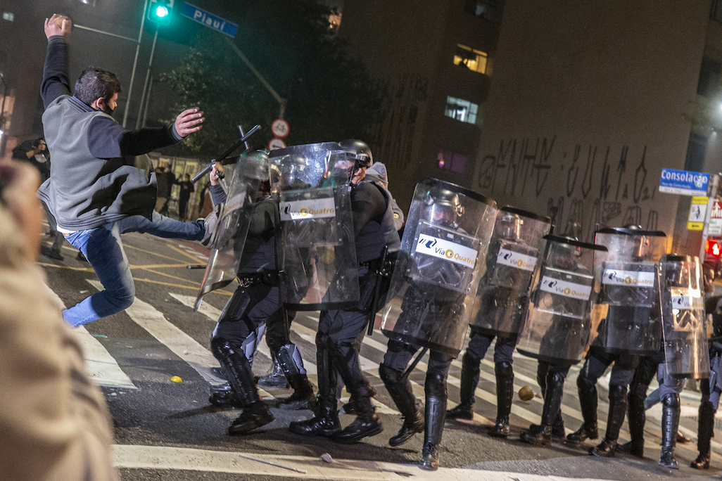 Brezilya'da Devlet Başkanı Bolsonaro karşıtı gösteriler düzenlendi - Sayfa 10