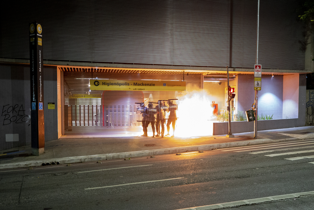 Brezilya'da Devlet Başkanı Bolsonaro karşıtı gösteriler düzenlendi - Sayfa 12