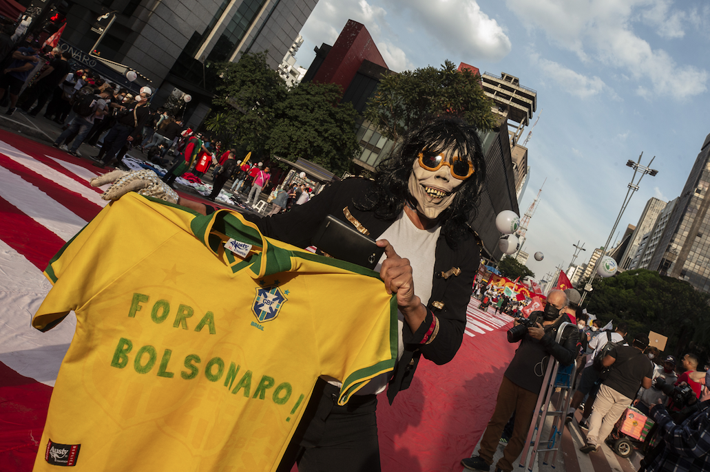 Brezilya'da Devlet Başkanı Bolsonaro karşıtı gösteriler düzenlendi - Sayfa 24