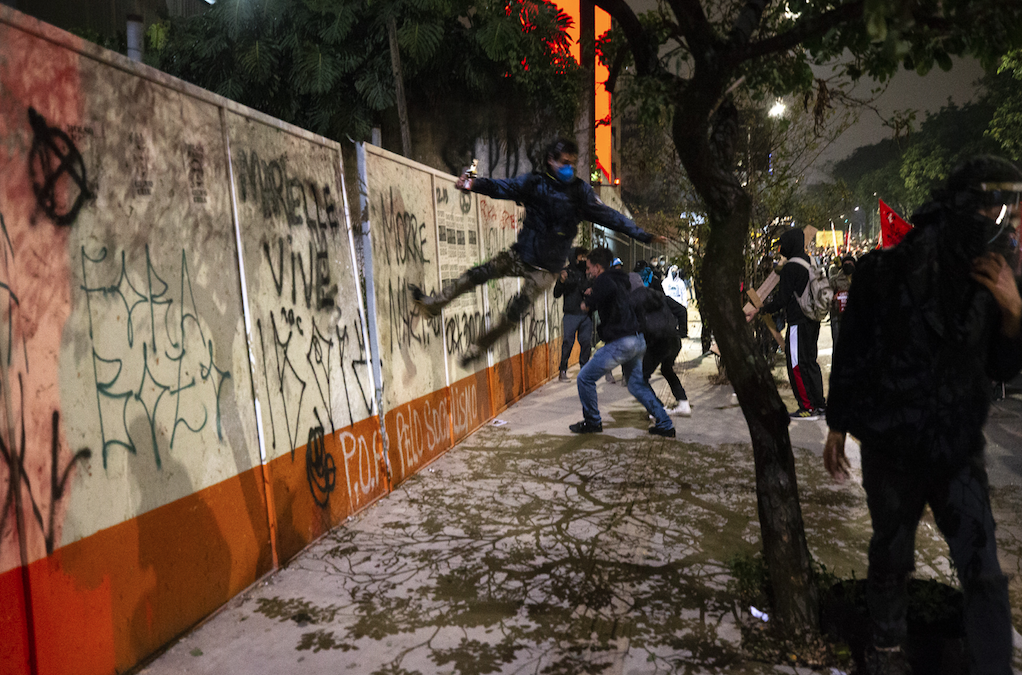 Brezilya'da Devlet Başkanı Bolsonaro karşıtı gösteriler düzenlendi - Sayfa 17