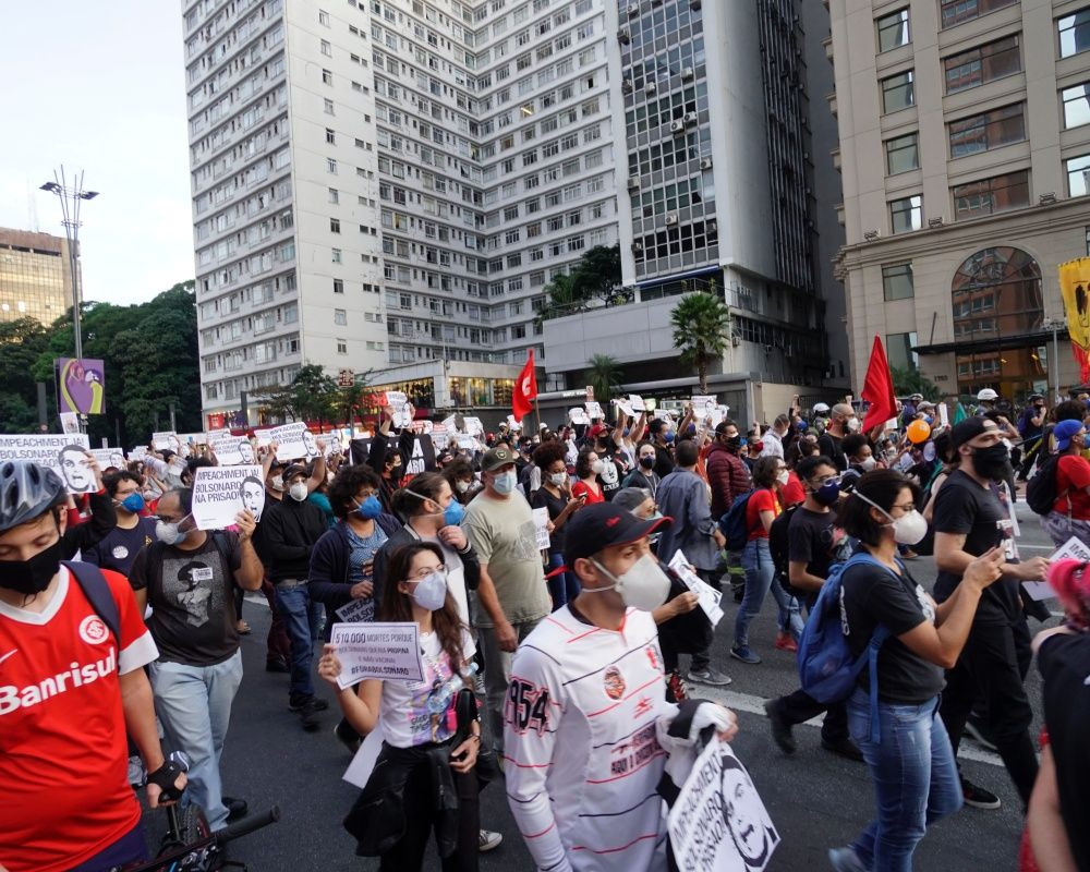 Brezilya'da Devlet Başkanı Bolsonaro karşıtı gösteriler düzenlendi - Sayfa 40