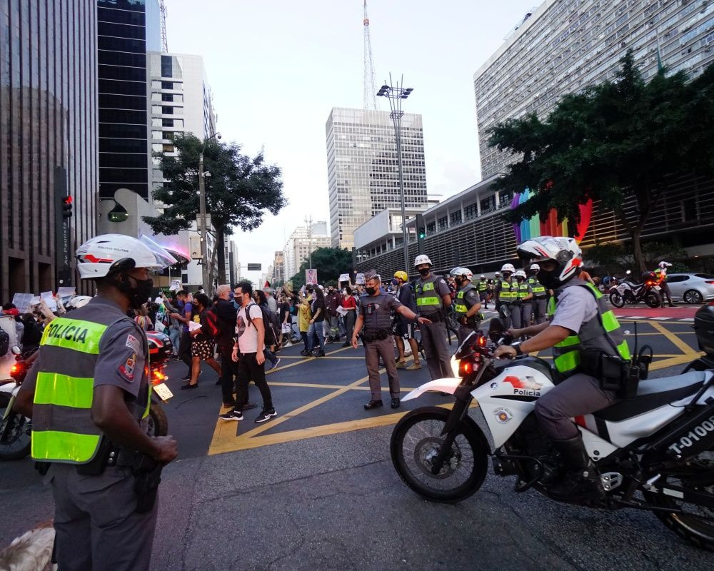 Brezilya'da Devlet Başkanı Bolsonaro karşıtı gösteriler düzenlendi - Sayfa 39
