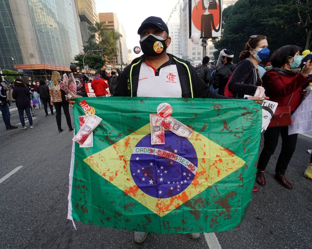 Brezilya'da Devlet Başkanı Bolsonaro karşıtı gösteriler düzenlendi - Sayfa 50
