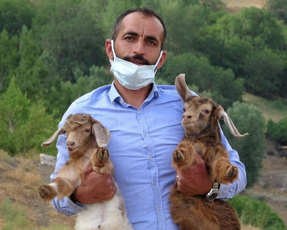 Sağlıkçıların zorlu yolculuğu: Dağ bayır demeden patikaları aşarak aşı yapıyorlar - Sayfa 8