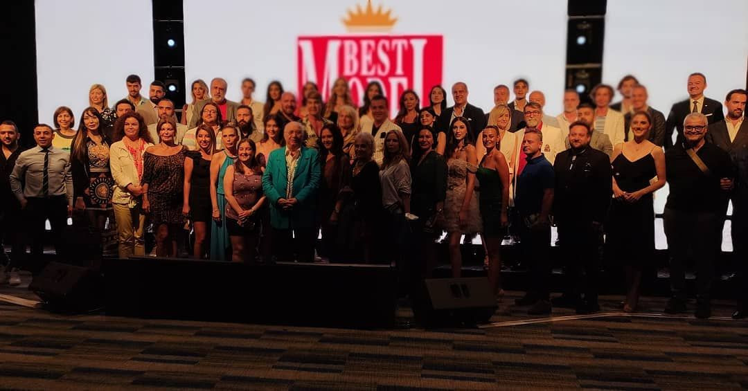 Erkek adaylar diz üstü çöktürülerek yere oturtuldu! Sosyal medya yıkıldı! İşte 34. Best Model Türkiye 2021 yarışmasındaki o görüntülerle ilgili ilk açıklama - Sayfa 7