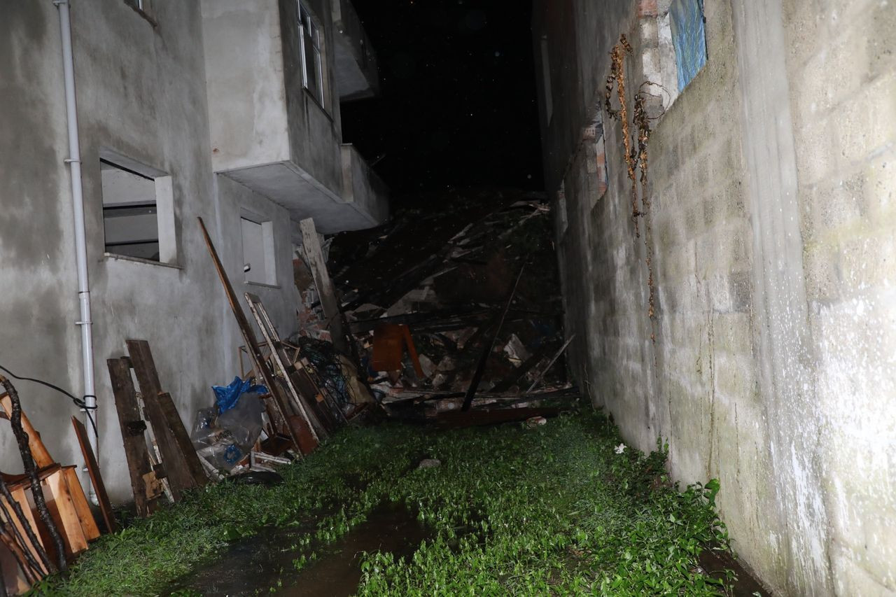 Rize'de gök yarıldı! Dereler taştı, heyelanlar oluştu, yollar kapandı - Sayfa 15