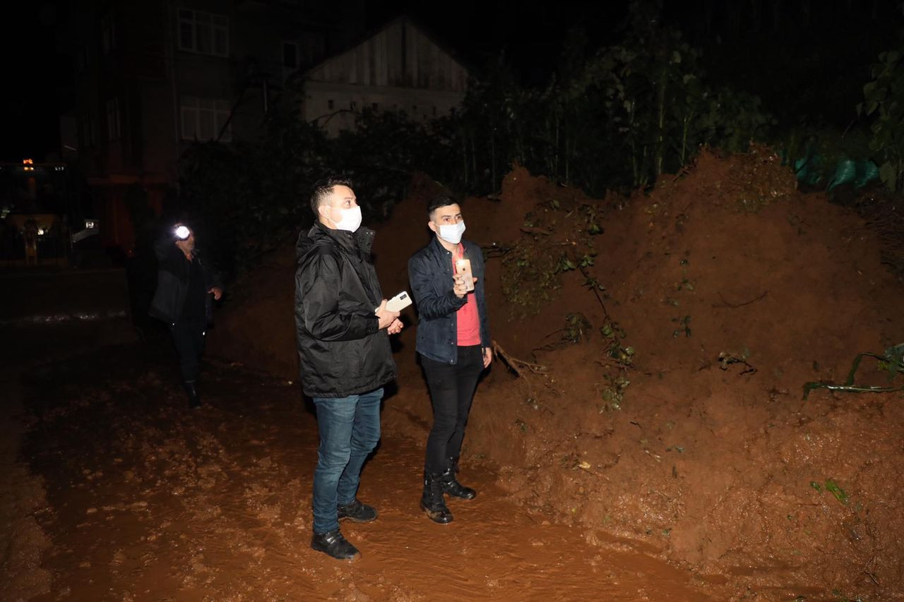 Rize'de gök yarıldı! Dereler taştı, heyelanlar oluştu, yollar kapandı - Sayfa 28