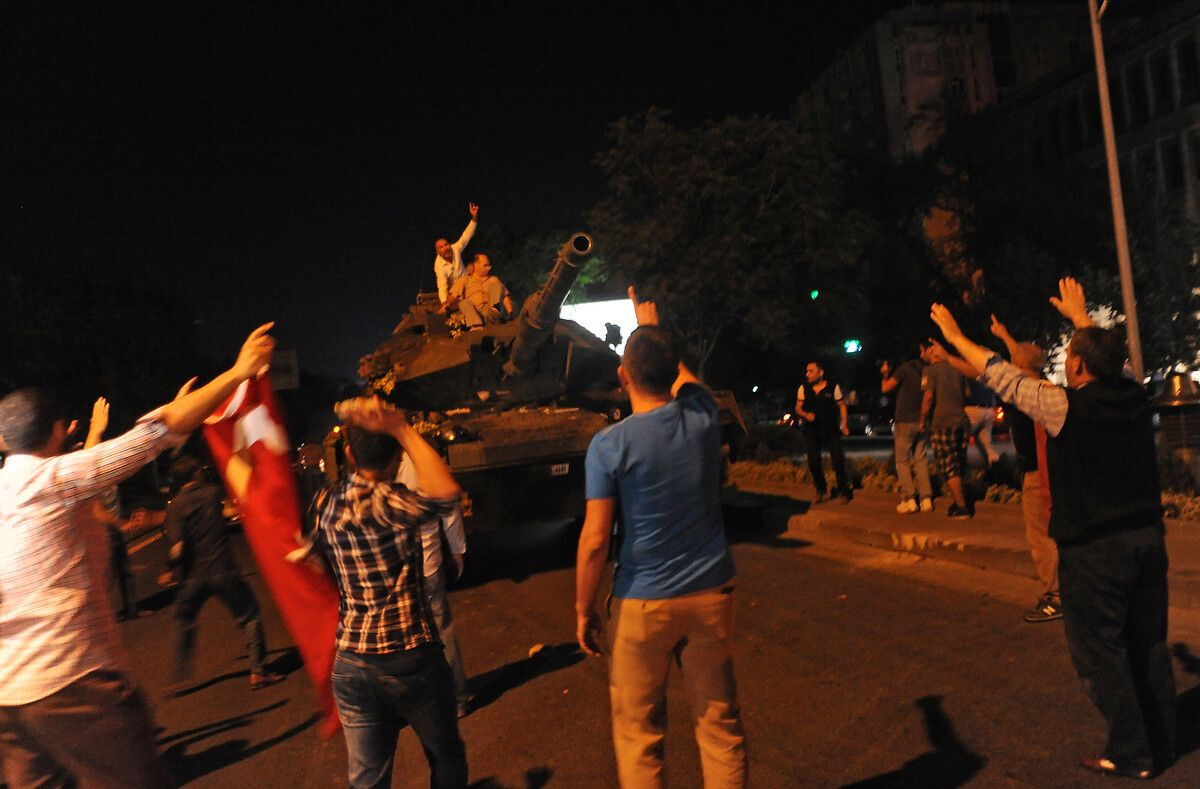 5'inci yıldönümünde ünlü isimlerden 15 Temmuz paylaşımları - Sayfa 29