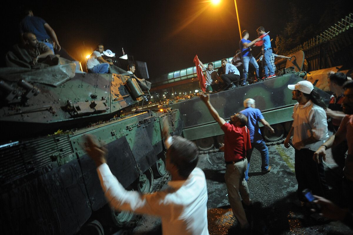 5'inci yıldönümünde ünlü isimlerden 15 Temmuz paylaşımları - Sayfa 23