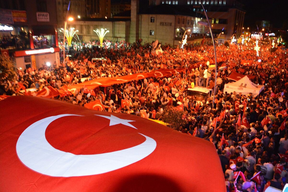 5'inci yıldönümünde ünlü isimlerden 15 Temmuz paylaşımları - Sayfa 16