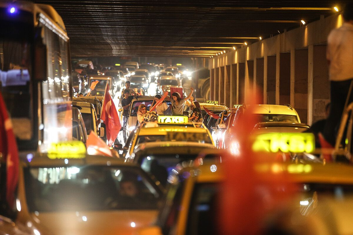 5'inci yıldönümünde ünlü isimlerden 15 Temmuz paylaşımları - Sayfa 9