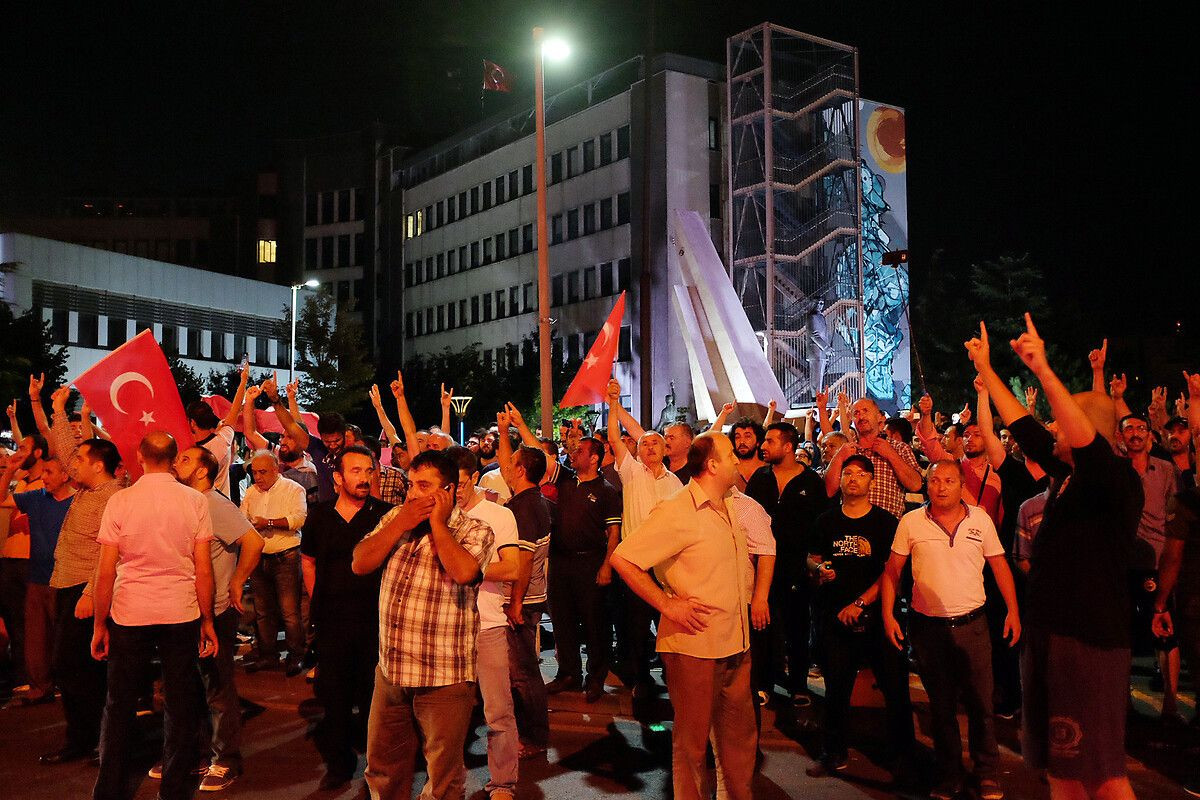 5'inci yıldönümünde ünlü isimlerden 15 Temmuz paylaşımları - Sayfa 26