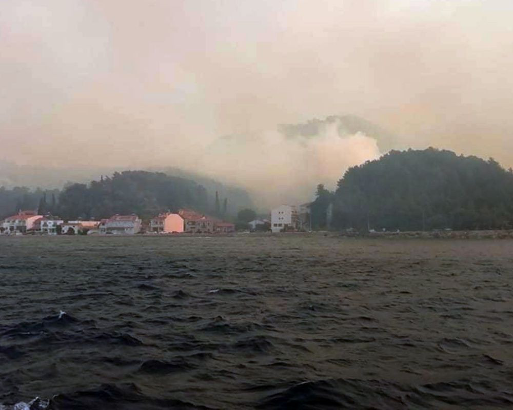 Turistler panikte! Samos (Sisam) kabusu yaşıyor... Yangına müdahale sürüyor - Sayfa 10