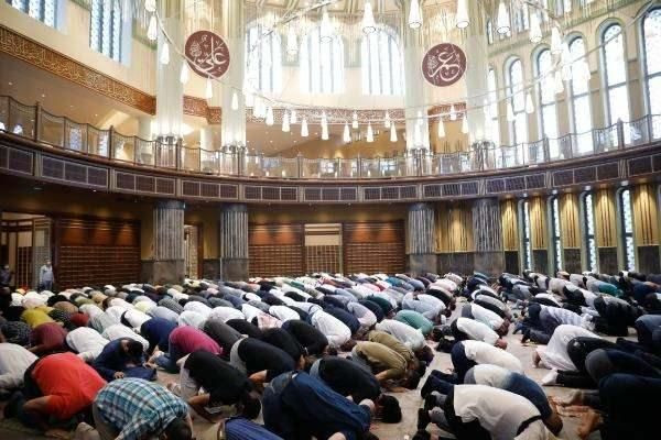 Cumhurbaşkanı Erdoğan'ın katılımıyla açılan Taksim Camii'nde ilk bayram namazı kılındı - Sayfa 11