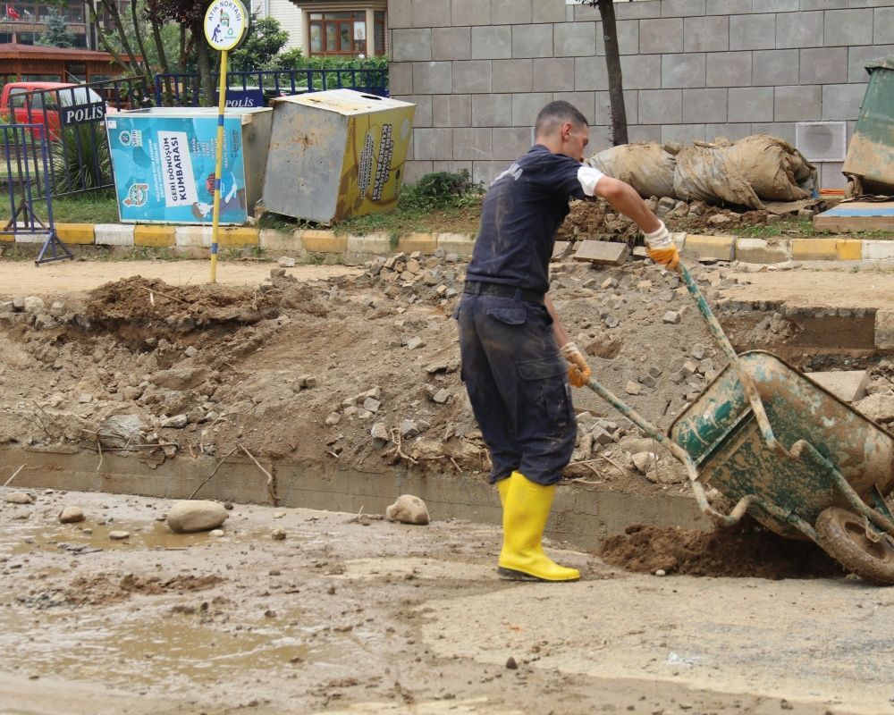Artvin'de sel seferberliği! Afetin izlerini silmeye çalışıyorlar - Sayfa 6