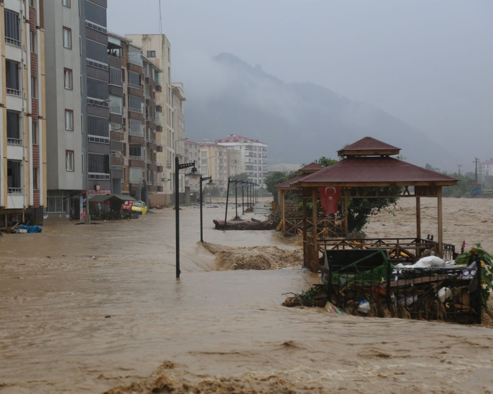 Artvin'de sel seferberliği! Afetin izlerini silmeye çalışıyorlar - Sayfa 21