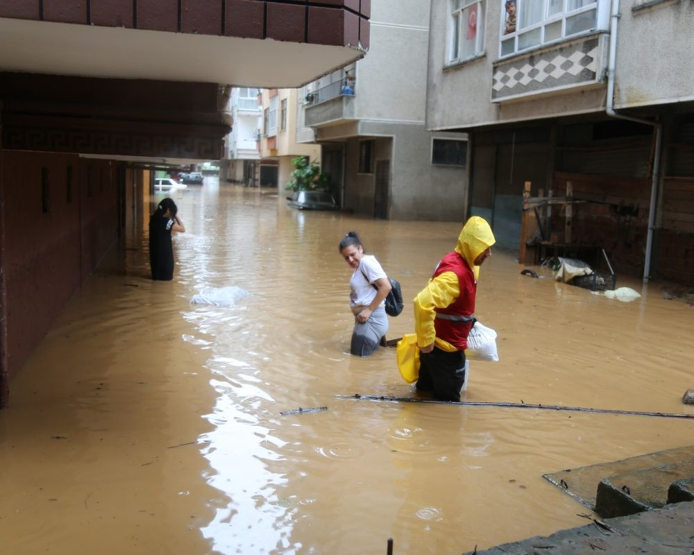 Artvin'de sel seferberliği! Afetin izlerini silmeye çalışıyorlar - Sayfa 26