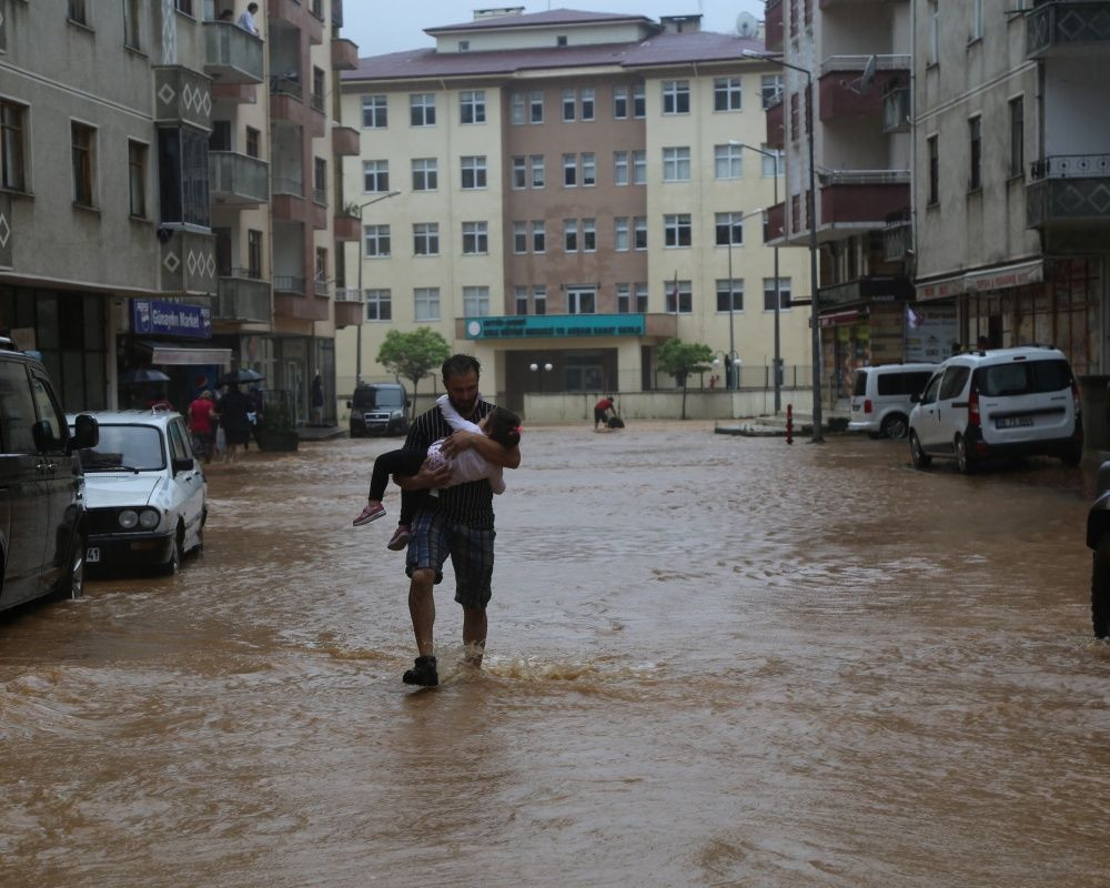 Artvin'de sel seferberliği! Afetin izlerini silmeye çalışıyorlar - Sayfa 30