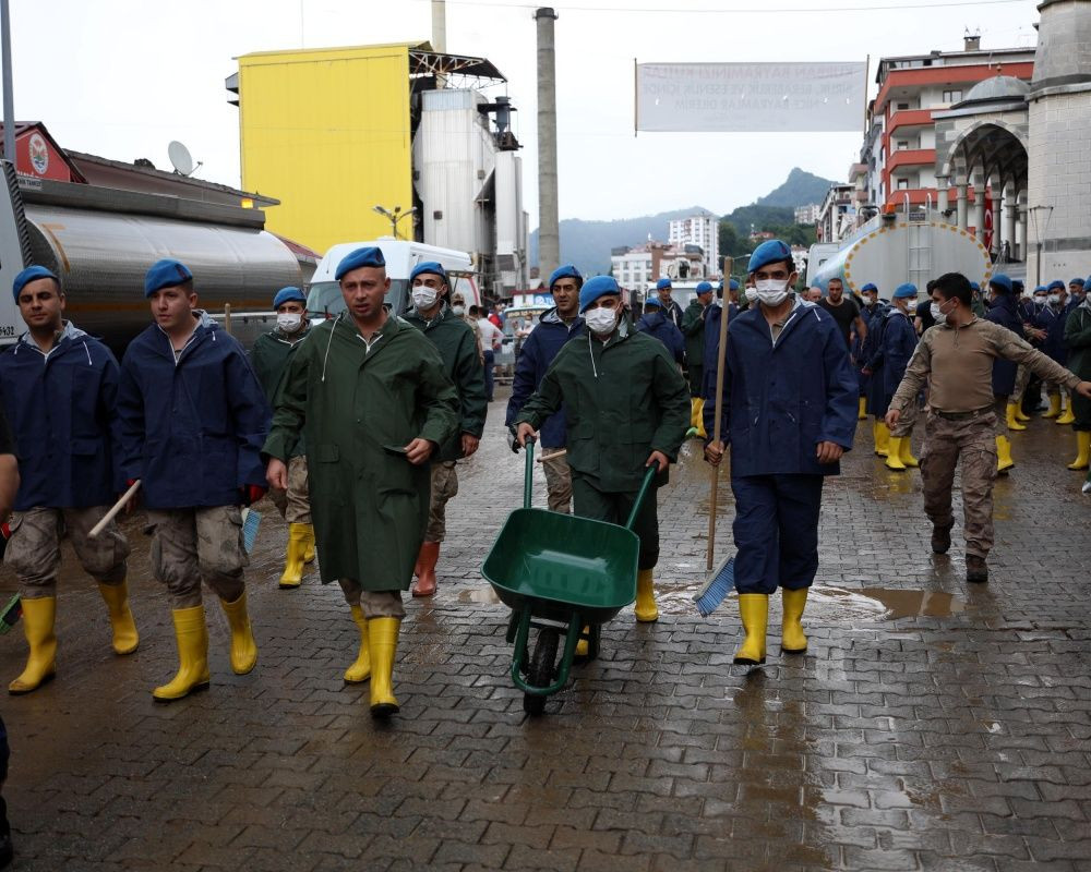 Doğu Karadeniz'de sel felaketinin bilançosu ağır oldu! Artvin'de selin izleri siliniyor - Sayfa 8