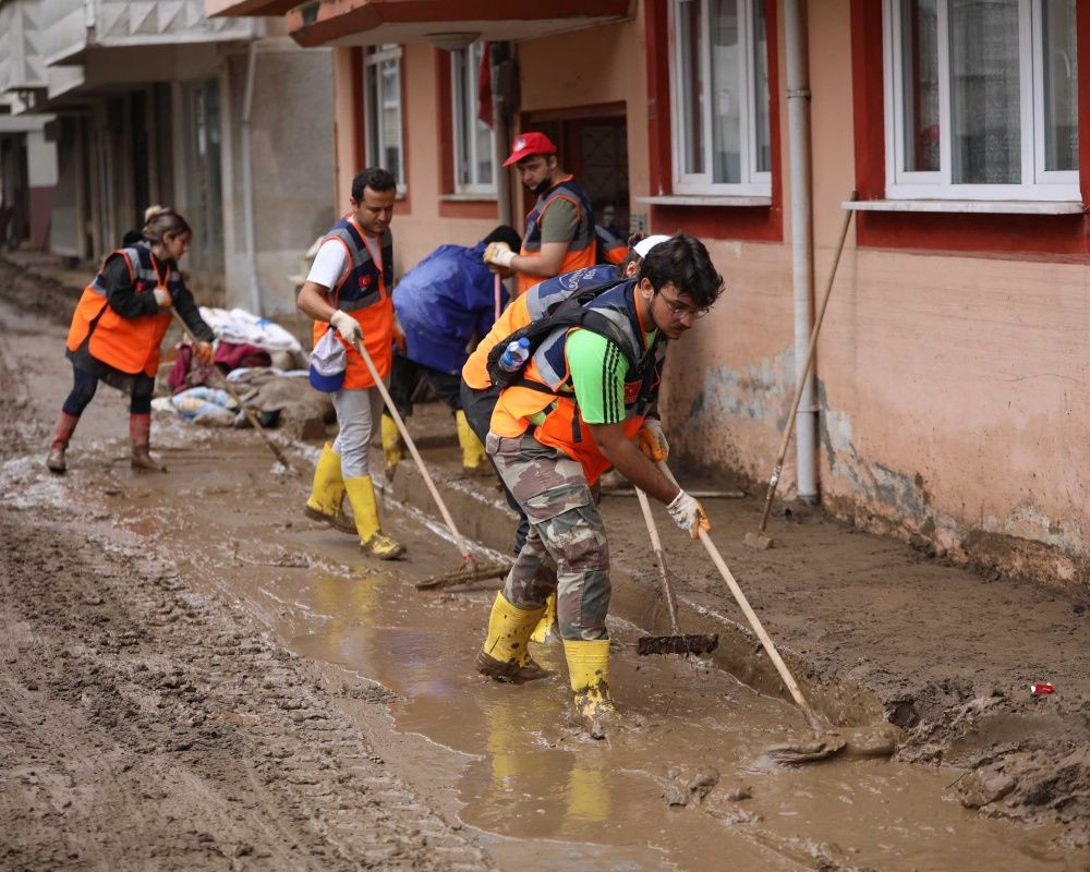 Doğu Karadeniz'de sel felaketinin bilançosu ağır oldu! Artvin'de selin izleri siliniyor - Sayfa 18