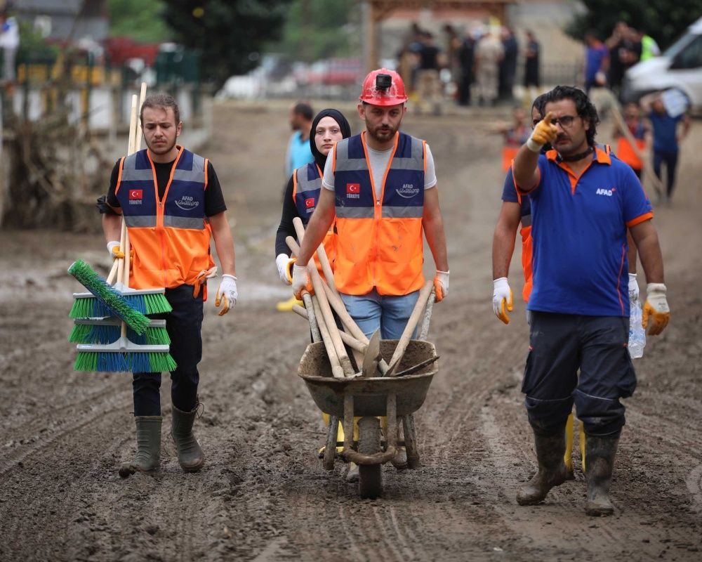 Doğu Karadeniz'de sel felaketinin bilançosu ağır oldu! Artvin'de selin izleri siliniyor - Sayfa 16