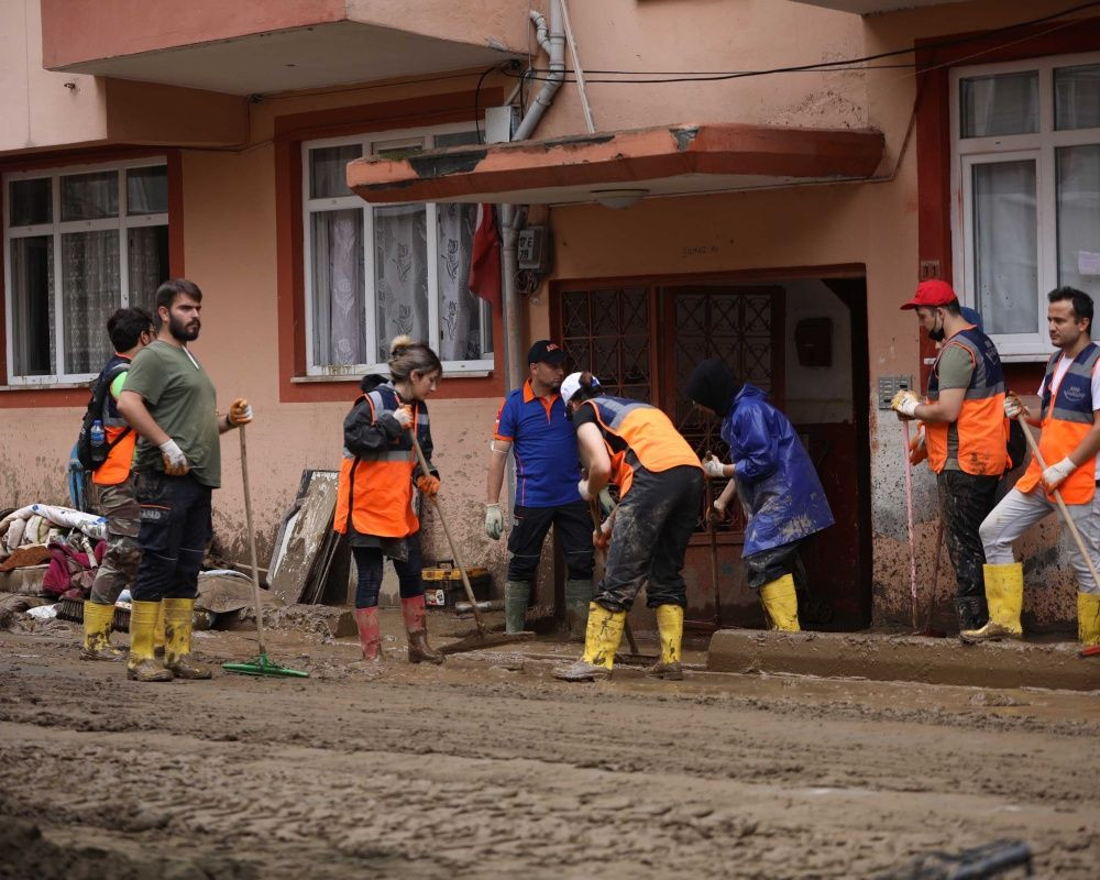 Doğu Karadeniz'de sel felaketinin bilançosu ağır oldu! Artvin'de selin izleri siliniyor - Sayfa 15