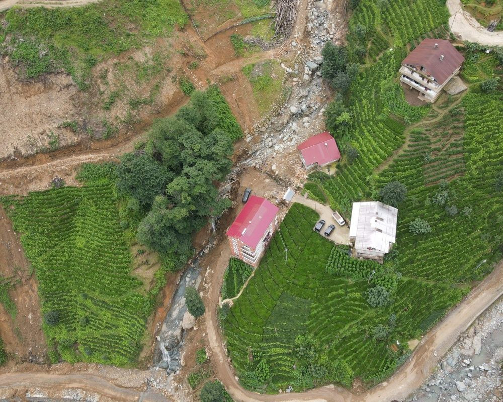 Doğu Karadeniz'de sel felaketinin bilançosu ağır oldu! Artvin'de selin izleri siliniyor - Sayfa 21