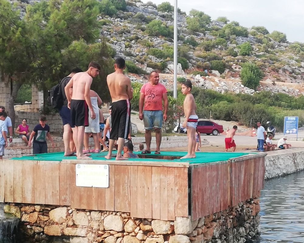 Ününü duyan şifa için Antalya'daki bu havuza koşuyor - Sayfa 8