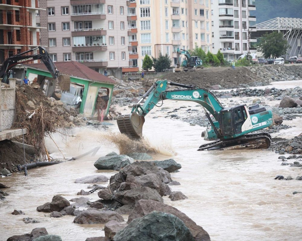 Doğu Karadeniz'de sel felaketinin bilançosu ağır oldu! Artvin'de selin izleri siliniyor - Sayfa 48