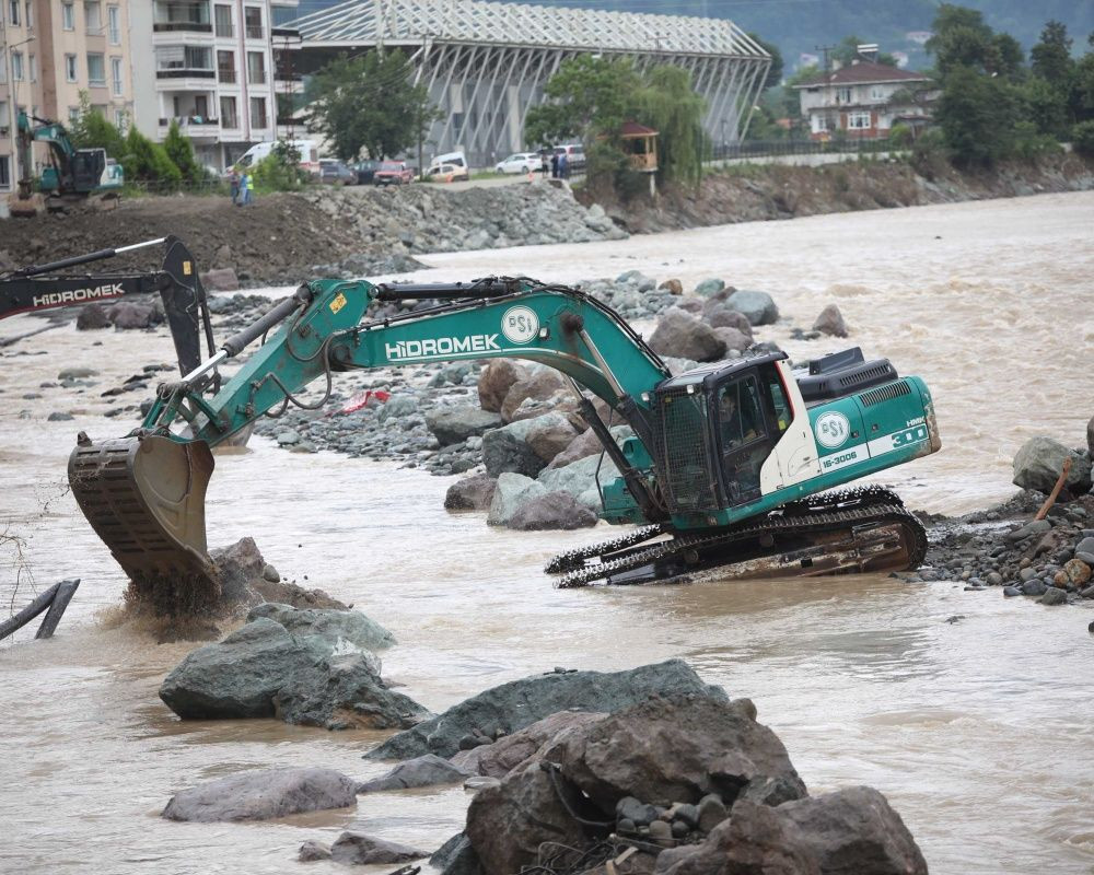Doğu Karadeniz'de sel felaketinin bilançosu ağır oldu! Artvin'de selin izleri siliniyor - Sayfa 23