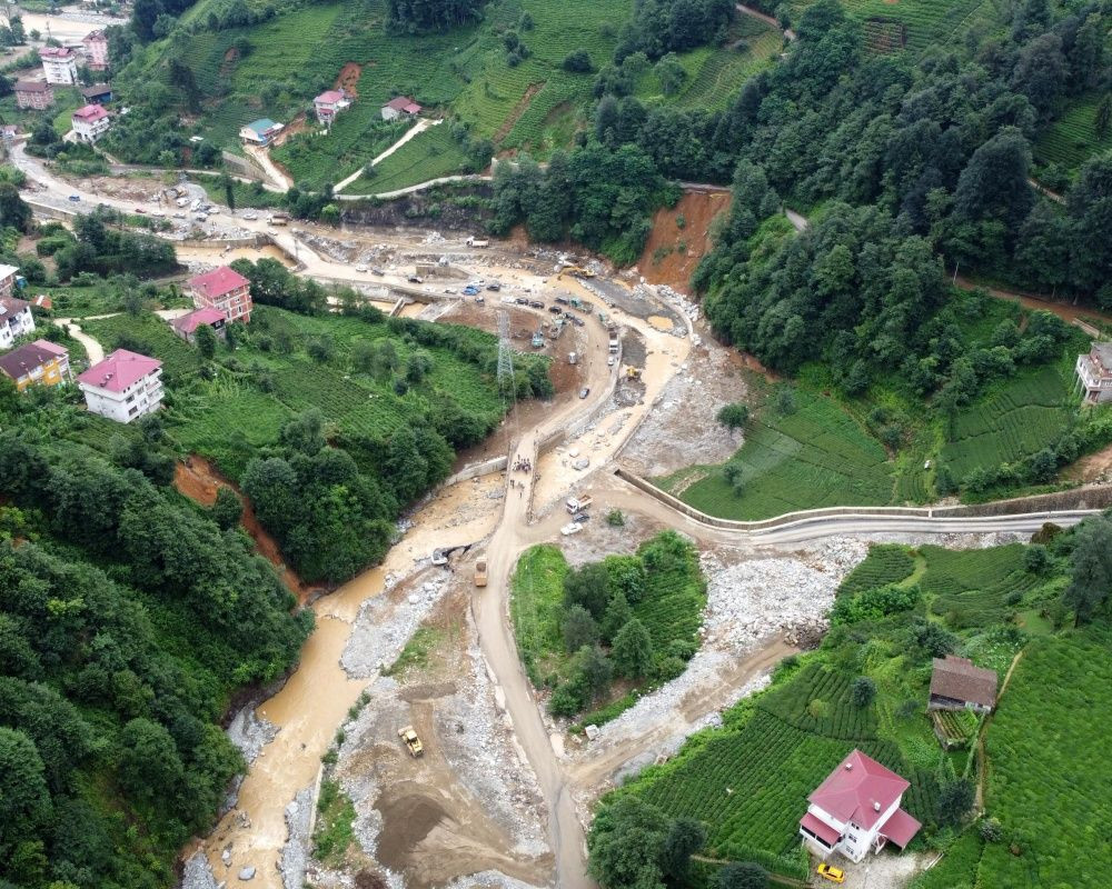 Doğu Karadeniz'de sel felaketinin bilançosu ağır oldu! Artvin'de selin izleri siliniyor - Sayfa 39