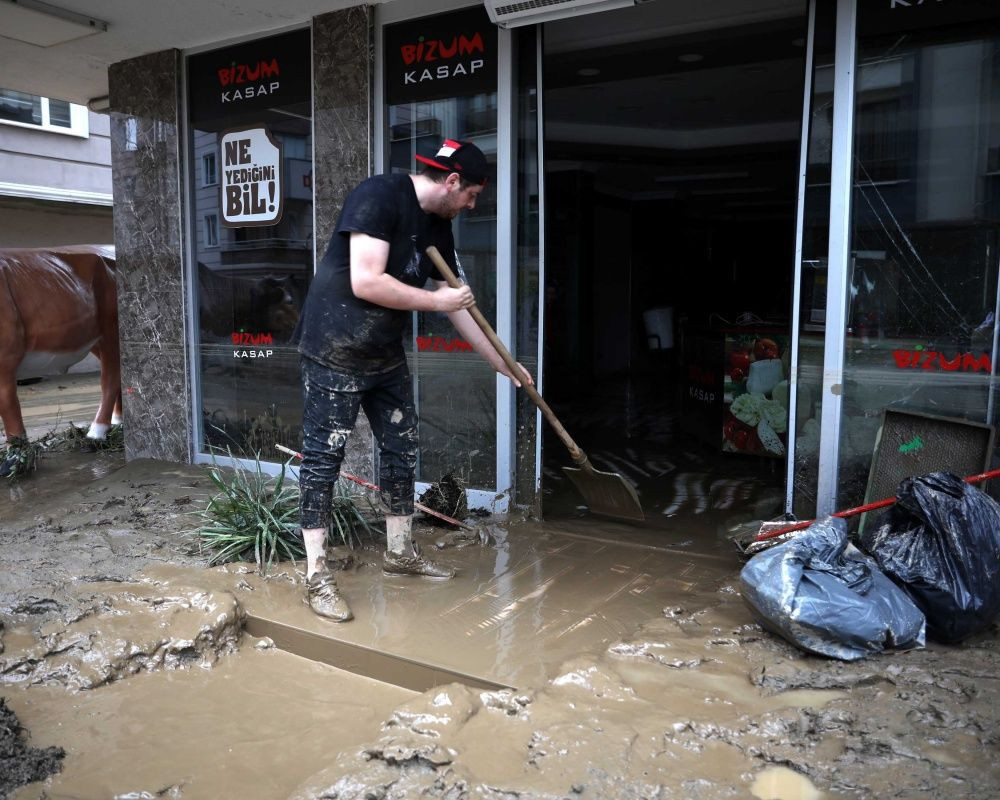Doğu Karadeniz'de sel felaketinin bilançosu ağır oldu! Artvin'de selin izleri siliniyor - Sayfa 29
