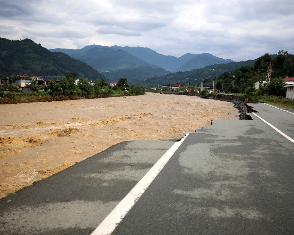 Doğu Karadeniz'de sel felaketinin bilançosu ağır oldu! Artvin'de selin izleri siliniyor - Sayfa 50