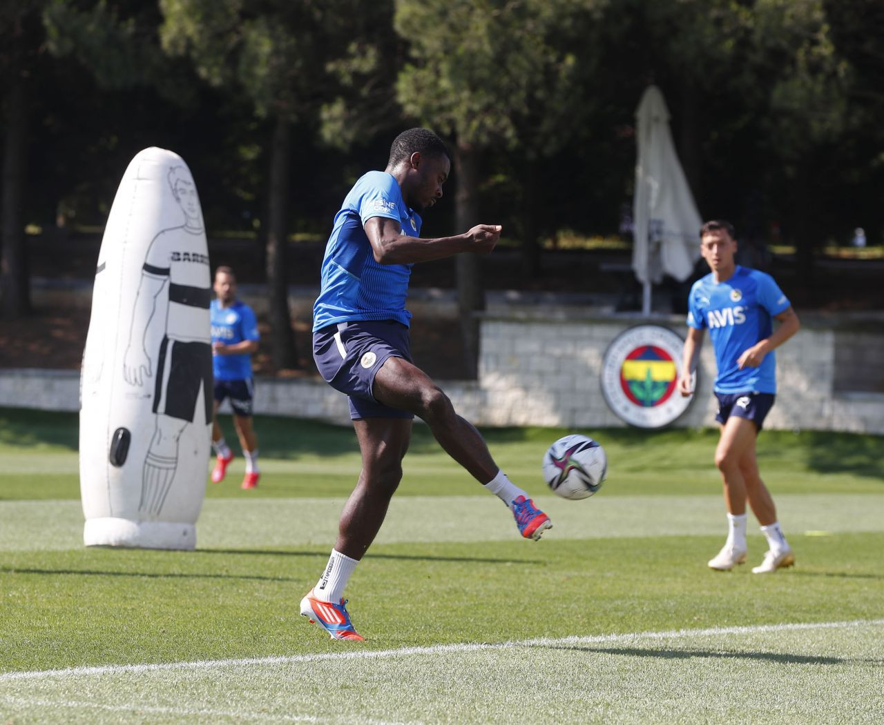 Fenerbahçe'de Mesut Özil sevinci... Yıldız isim, Vitor Pereira'nın vazgeçilmezi olacak - Sayfa 5