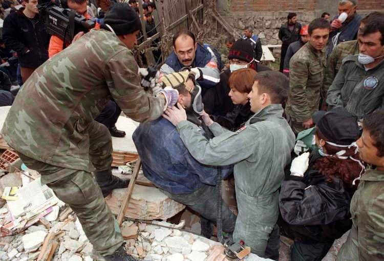 Aradan geçen 22 yıl Marmara Depremi'nin acılarını unutturmadı! İşte depremin etkileri... - Sayfa 11