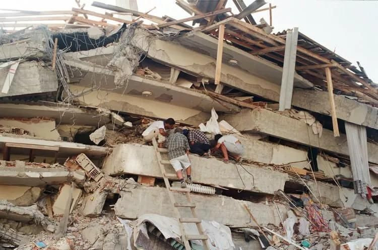 Aradan geçen 22 yıl Marmara Depremi'nin acılarını unutturmadı! İşte depremin etkileri... - Sayfa 24