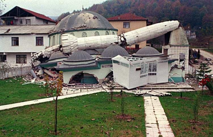 Aradan geçen 22 yıl Marmara Depremi'nin acılarını unutturmadı! İşte depremin etkileri... - Sayfa 9
