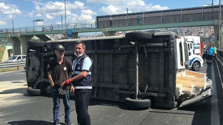 İstanbul'da trafiği kilitleyen olay: Otomobili bırakıp kaçtılar! - Sayfa 5