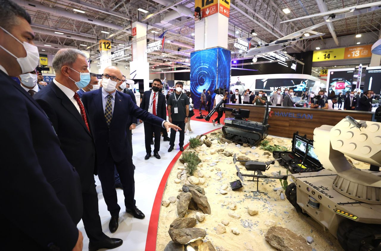 Bakan Akar, IDEF'21 Fuarı’nda yeni savunma teknolojisini inceledi - Sayfa 11