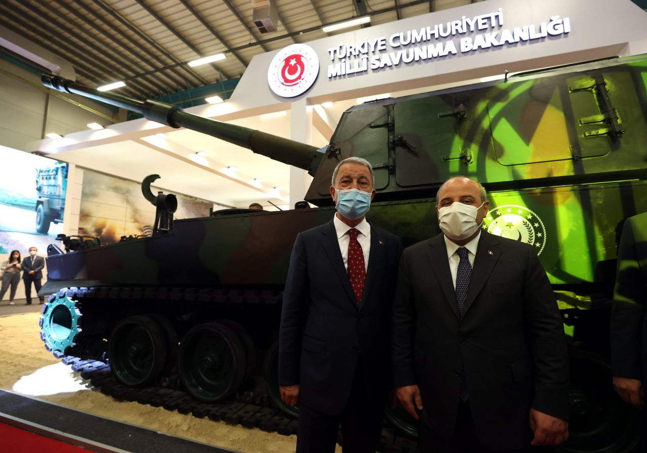 Bakan Akar, IDEF'21 Fuarı’nda yeni savunma teknolojisini inceledi - Sayfa 5