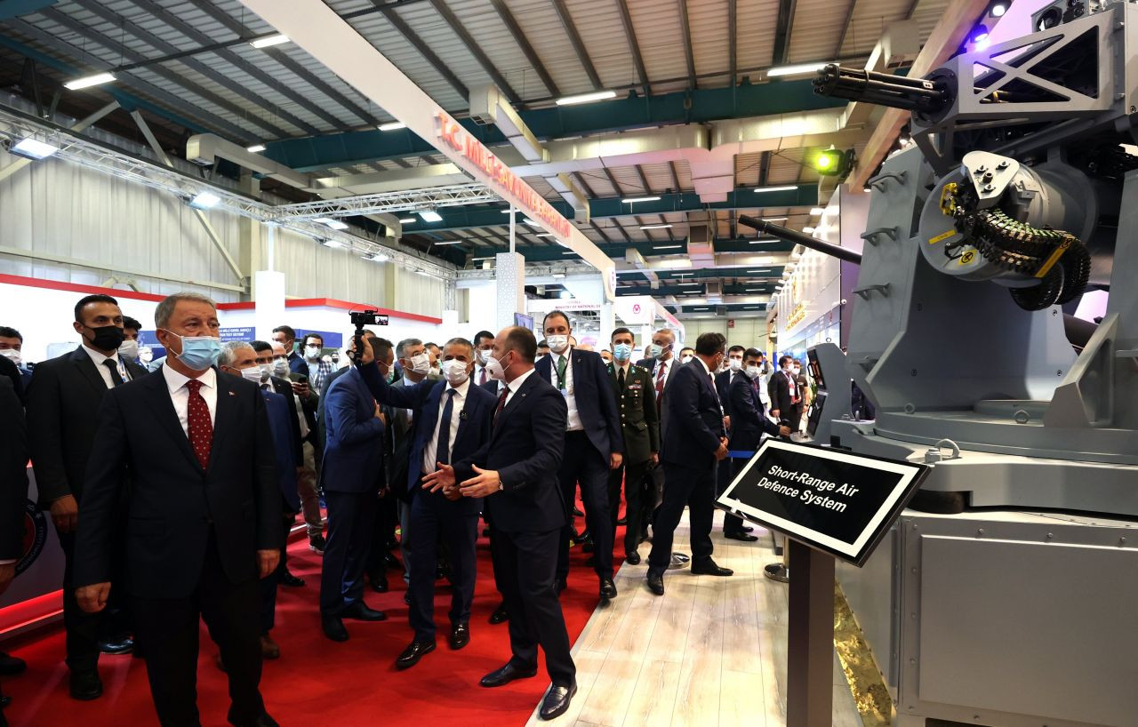 Bakan Akar, IDEF'21 Fuarı’nda yeni savunma teknolojisini inceledi - Sayfa 7